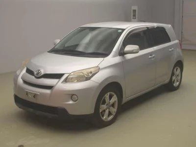 Toyota IST  с аукциона в Японии