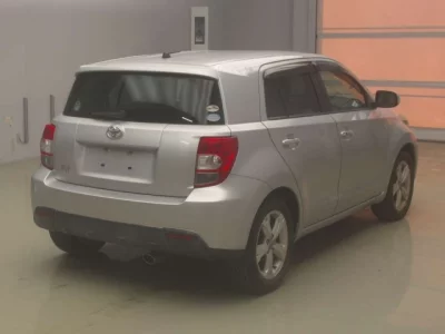 Toyota IST  с аукциона в Японии