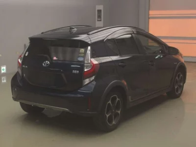 Toyota AQUA  с аукциона в Японии