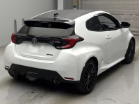 Toyota YARIS лот № 12558 оценка 4.5  с аукциона в Японии 1