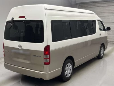 Toyota HIACE  с аукциона в Японии