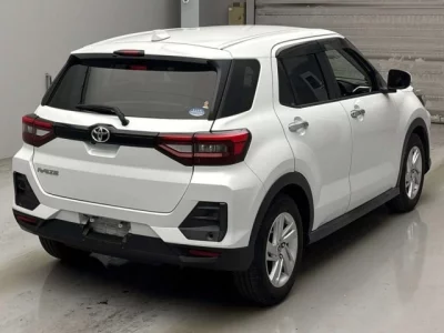 Toyota RAIZE  с аукциона в Японии