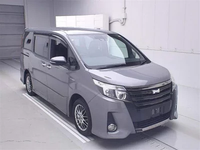 Toyota NOAH  с аукциона в Японии
