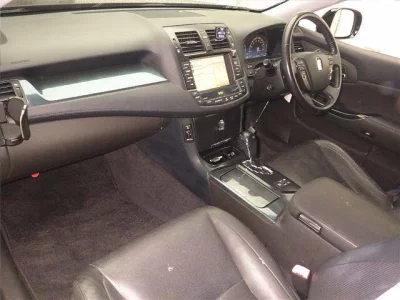 Toyota CROWN  с аукциона в Японии
