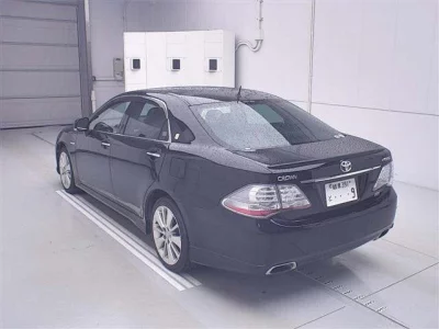 Toyota CROWN  с аукциона в Японии