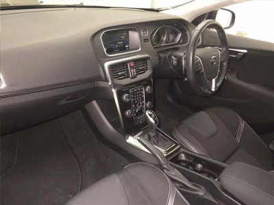 Volvo V40  с аукциона в Японии