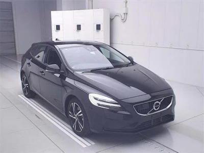 Volvo V40  с аукциона в Японии