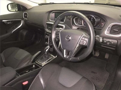 Volvo V40  с аукциона в Японии