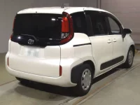 Toyota SIENTA лот № 2166 оценка 4.5  с аукциона в Японии 1