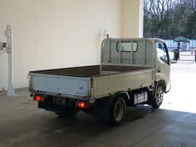 Toyota DYNA  с аукциона в Японии