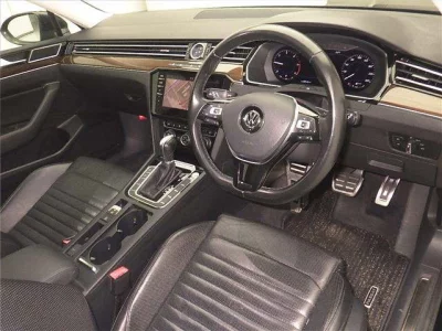 Volkswagen PASSAT VARIANT  с аукциона в Японии