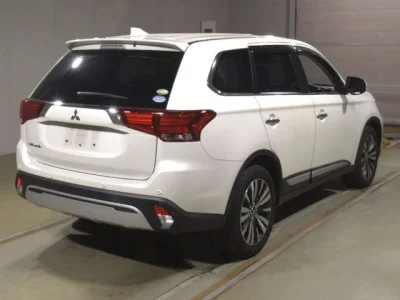 Mitsubishi OUTLANDER  с аукциона в Японии