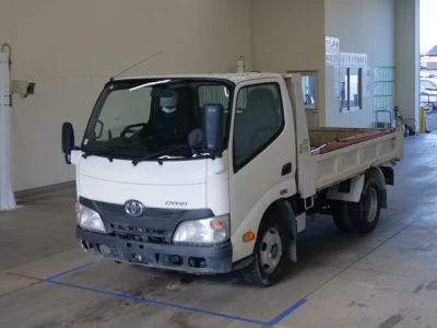 Toyota DYNA  с аукциона в Японии