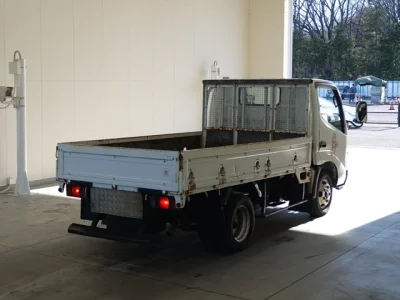 Toyota DYNA  с аукциона в Японии