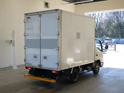 Toyota DYNA  с аукциона в Японии