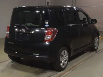 Toyota VITZ  с аукциона в Японии