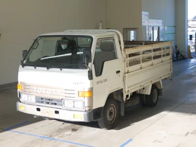 Toyota DYNA  с аукциона в Японии