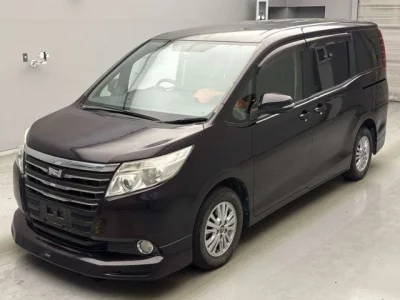 Toyota NOAH  с аукциона в Японии