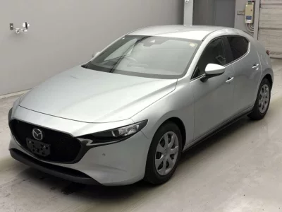 Mazda MAZDA3  с аукциона в Японии