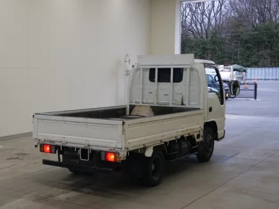 Isuzu ELF  с аукциона в Японии