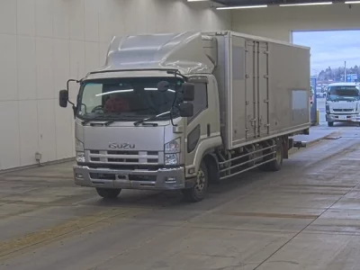 Isuzu FORWARD  с аукциона в Японии