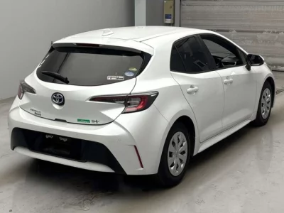 Toyota COROLLA SPORT  с аукциона в Японии