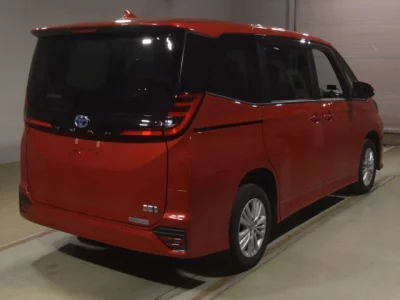 Toyota NOAH  с аукциона в Японии