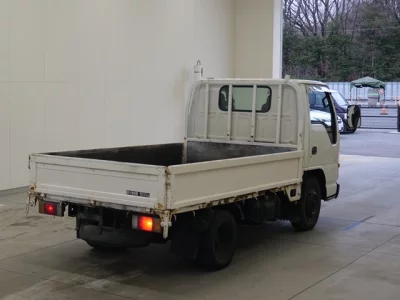 Isuzu ELF  с аукциона в Японии