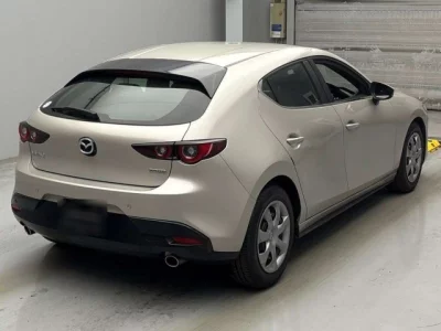 Mazda MAZDA3  с аукциона в Японии
