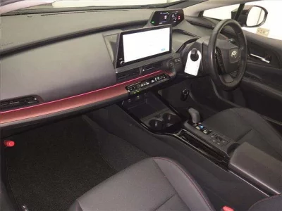 Toyota PRIUS  с аукциона в Японии