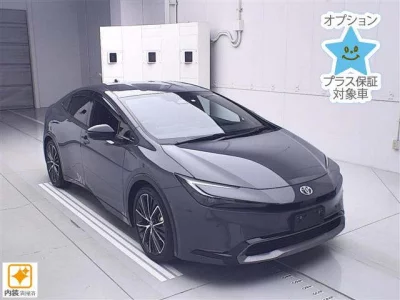 Toyota PRIUS  с аукциона в Японии
