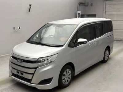 Toyota NOAH  с аукциона в Японии