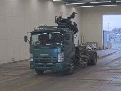 Isuzu FORWARD  с аукциона в Японии