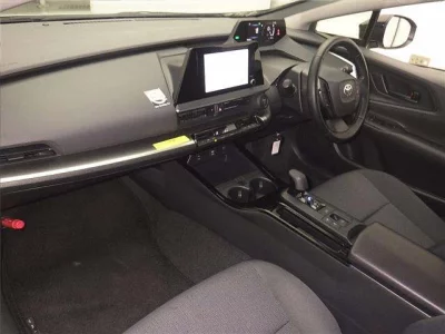 Toyota PRIUS  с аукциона в Японии