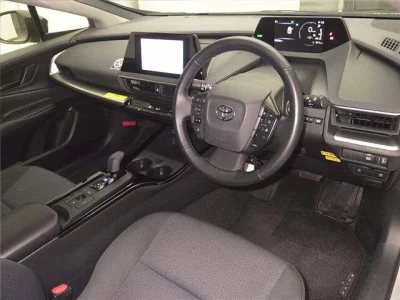 Toyota PRIUS  с аукциона в Японии