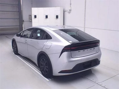 Toyota PRIUS  с аукциона в Японии