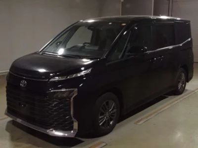 Toyota VOXY  с аукциона в Японии