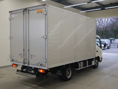 Toyota DYNA  с аукциона в Японии