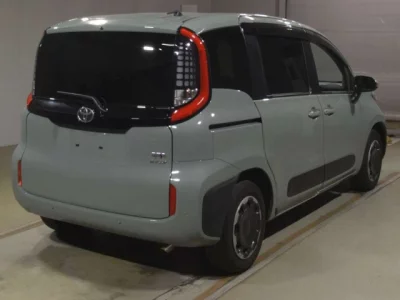 Toyota SIENTA  с аукциона в Японии