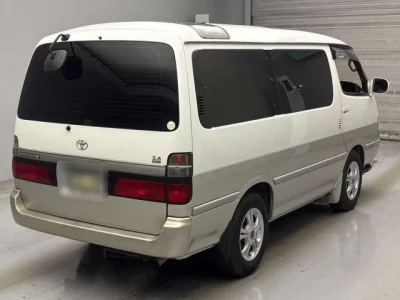 Toyota HIACE  с аукциона в Японии