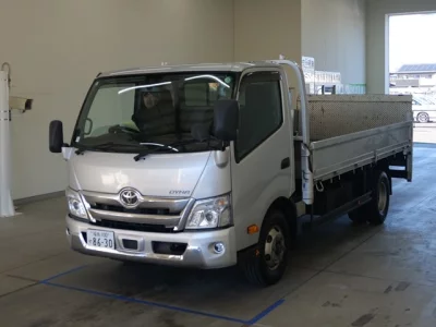Toyota DYNA  с аукциона в Японии