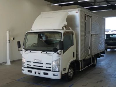 Isuzu ELF  с аукциона в Японии