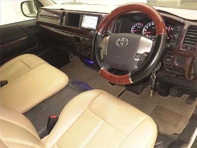 Toyota HIACE VAN  с аукциона в Японии