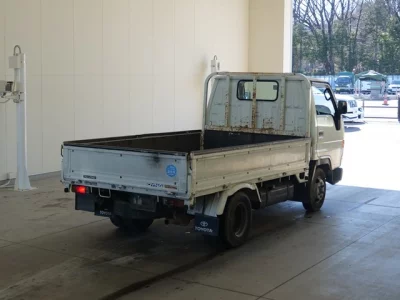 Toyota DYNA  с аукциона в Японии