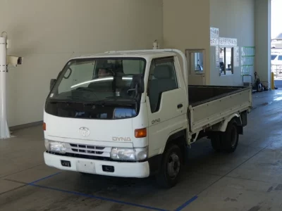 Toyota DYNA  с аукциона в Японии