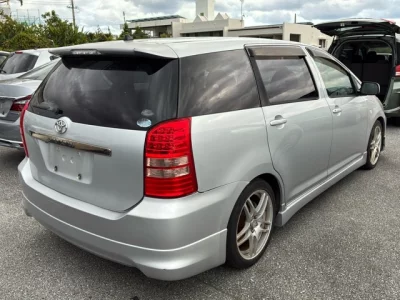 Toyota WISH  с аукциона в Японии