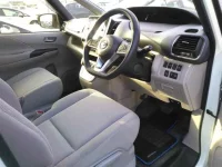 Nissan SERENA лот № 19 оценка 3.5  с аукциона в Японии 2