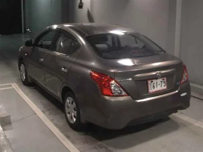 Nissan TIIDA LATIO  с аукциона в Японии