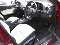 Mazda AXELA лот № 42 оценка 3.5  с аукциона в Японии 2