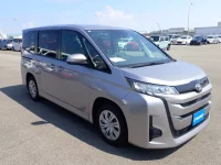 Toyota NOAH лот № 11050 оценка 4  с аукциона в Японии 3